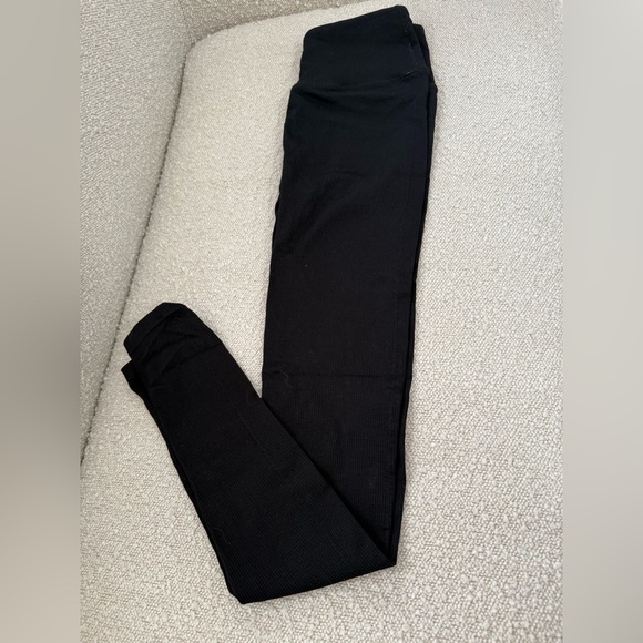 Fabletics Ribbed Black Legging - Picture 3 of 5
